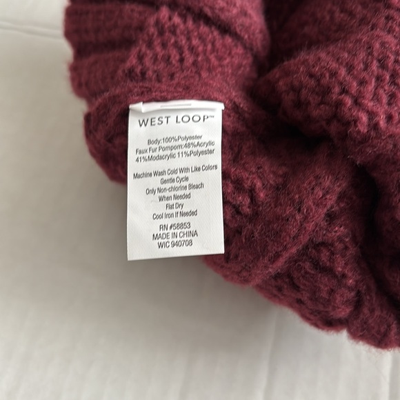 WEST LOOP BURGUNDY POM HAT - Picture 6 of 8